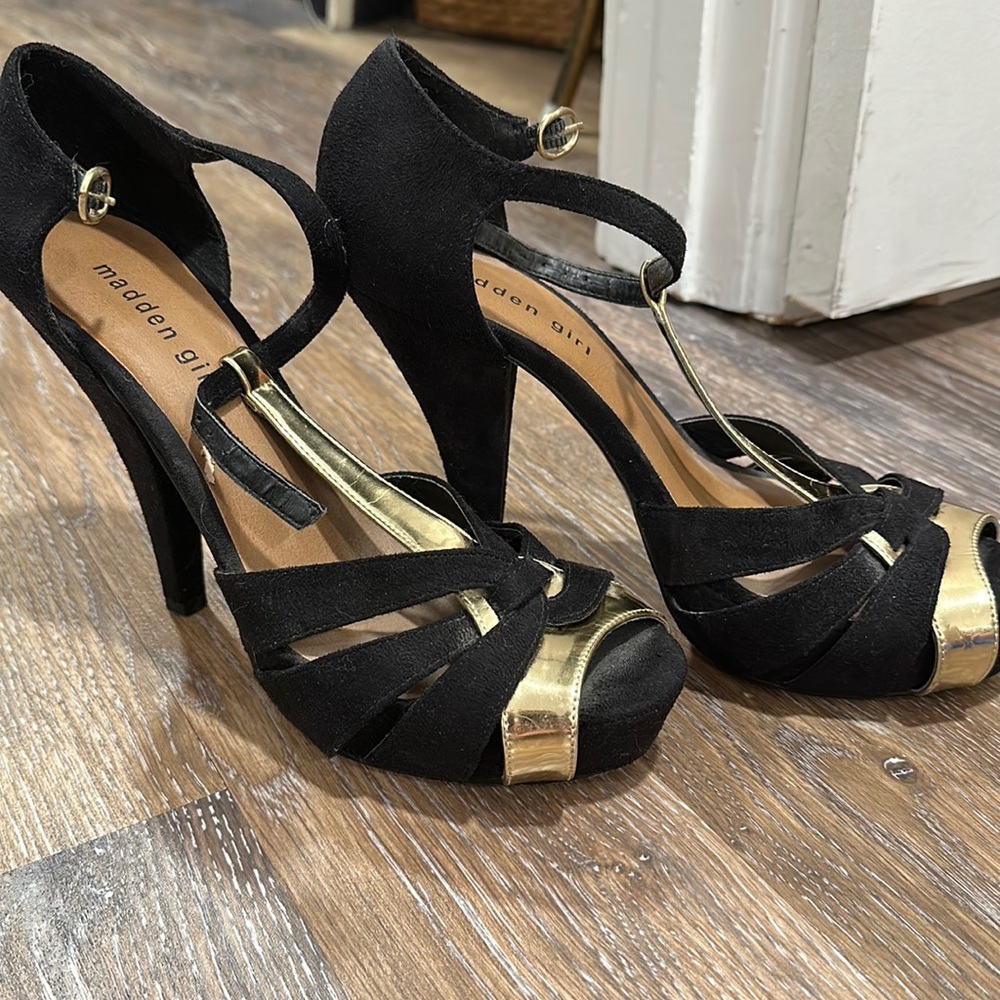 Steve Madden Girl pumps size 9